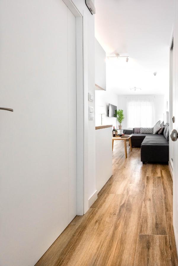 Apartamentos Toboso Plaza Nerja Ngoại thất bức ảnh A micro apartment in Berlin