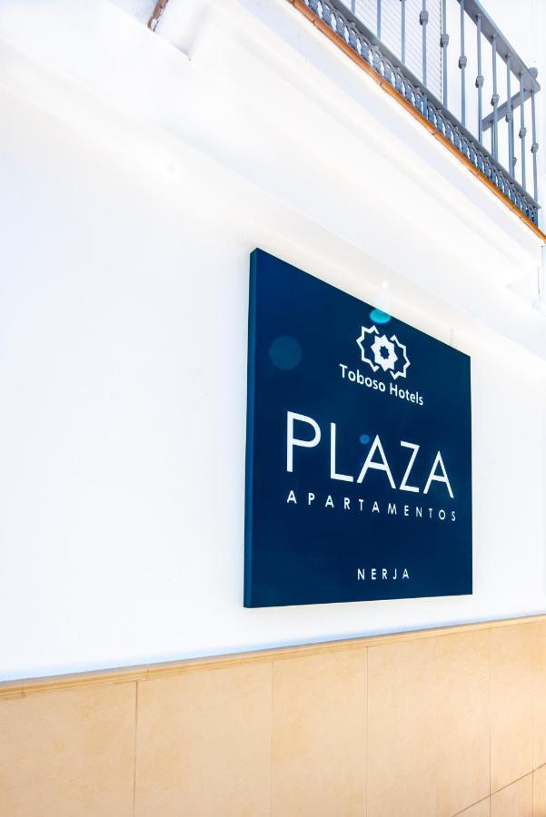 Apartamentos Toboso Plaza Nerja Ngoại thất bức ảnh Plaza Apartments Nerja